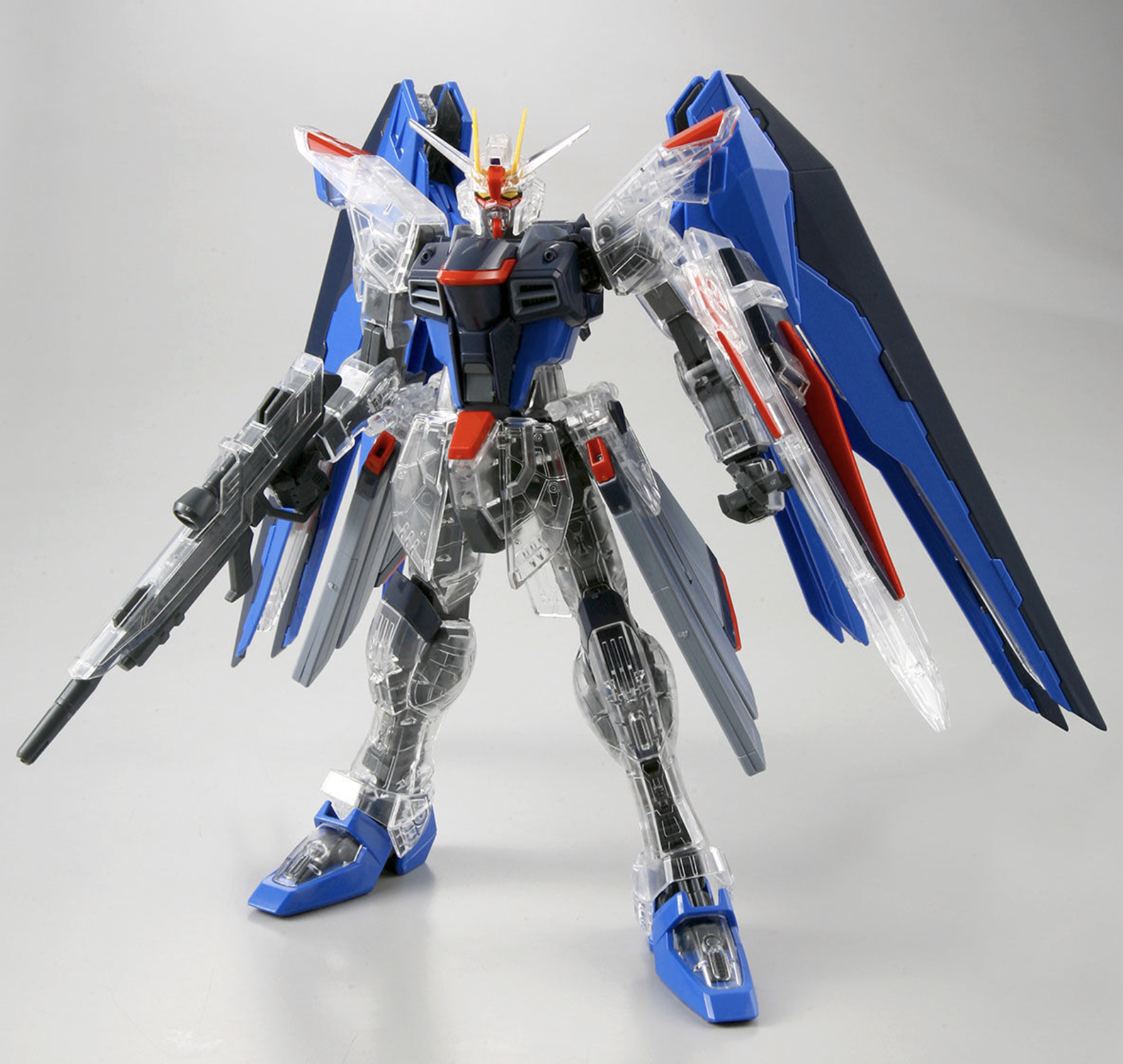 MG 1/100 Freedom Gundam Clear Color Version