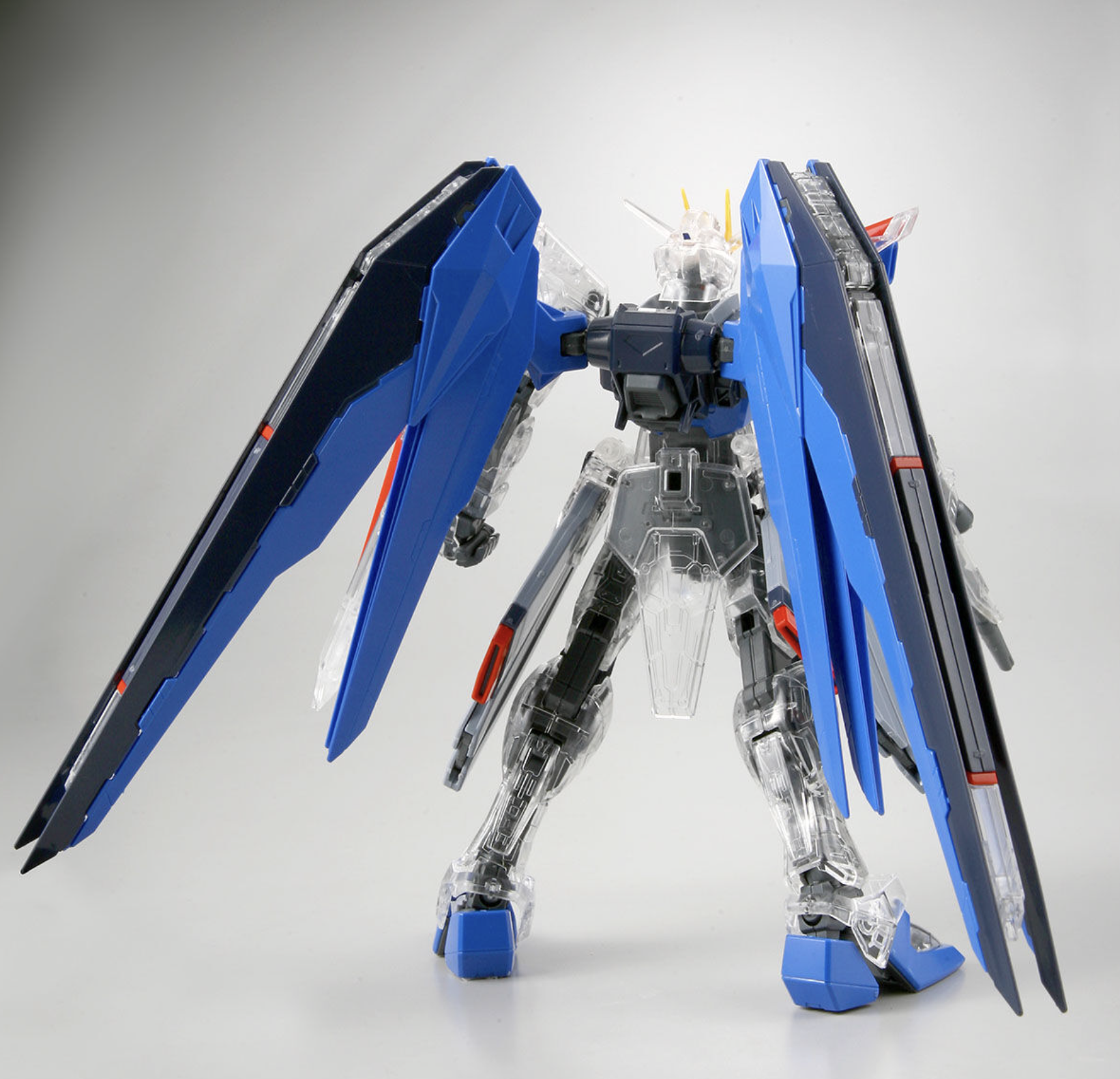 MG 1/100 Freedom Gundam Clear Color Version - Image 2