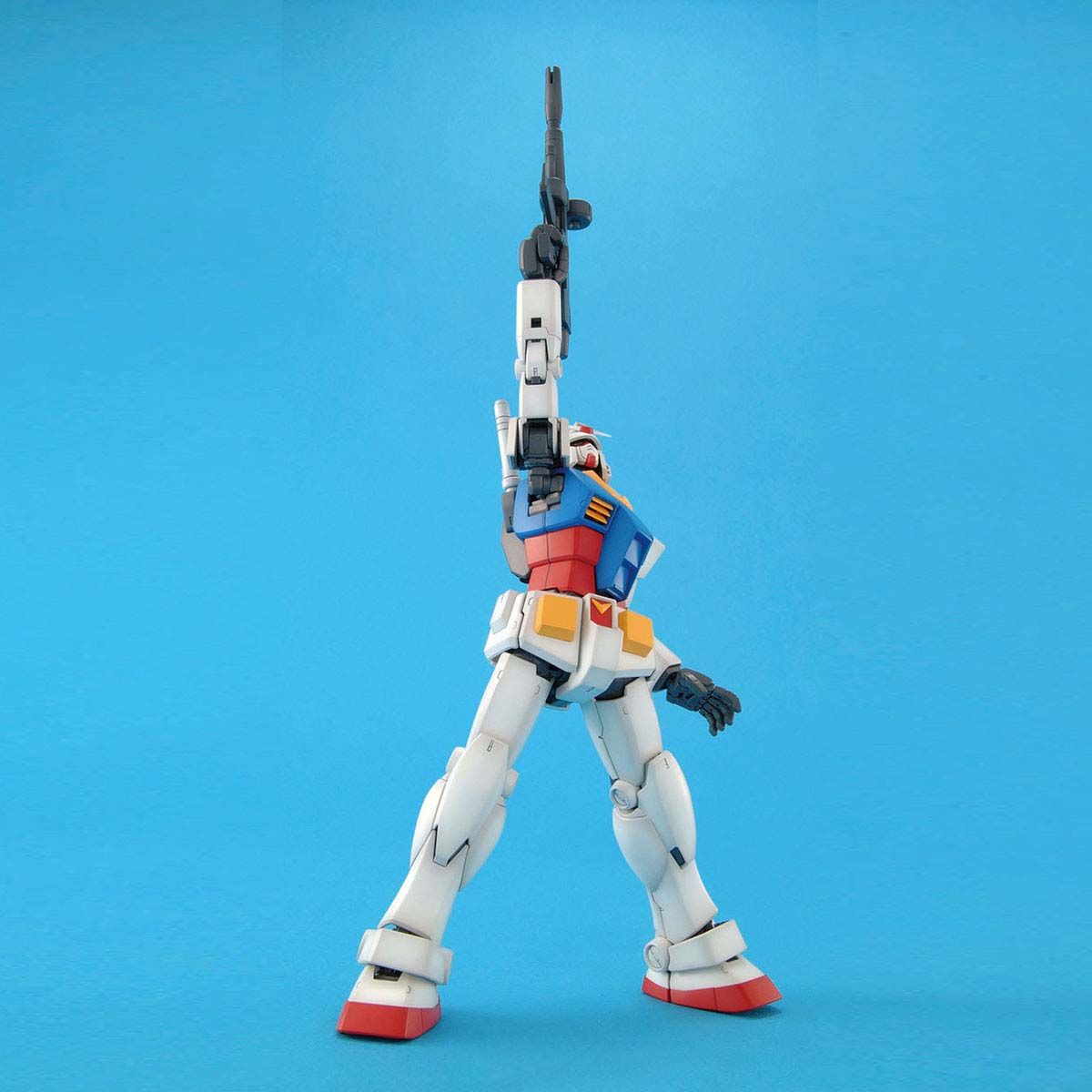 MG 1/100 RX-78-2 Gundam Ver. 2.0 - Image 2