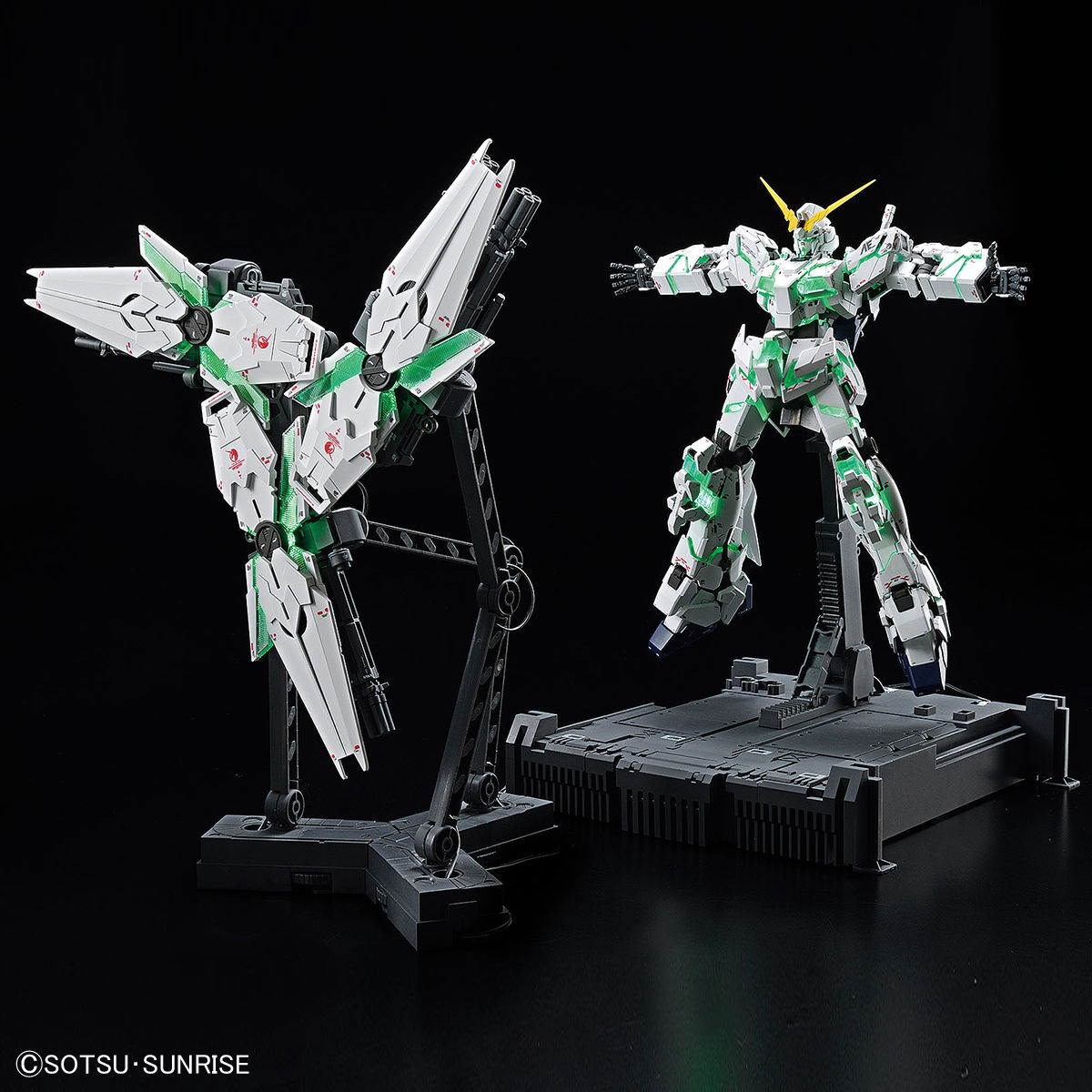 MGEX 1/100 Gundam Base Limited Unicorn Gundam Ver. TWC - Image 5