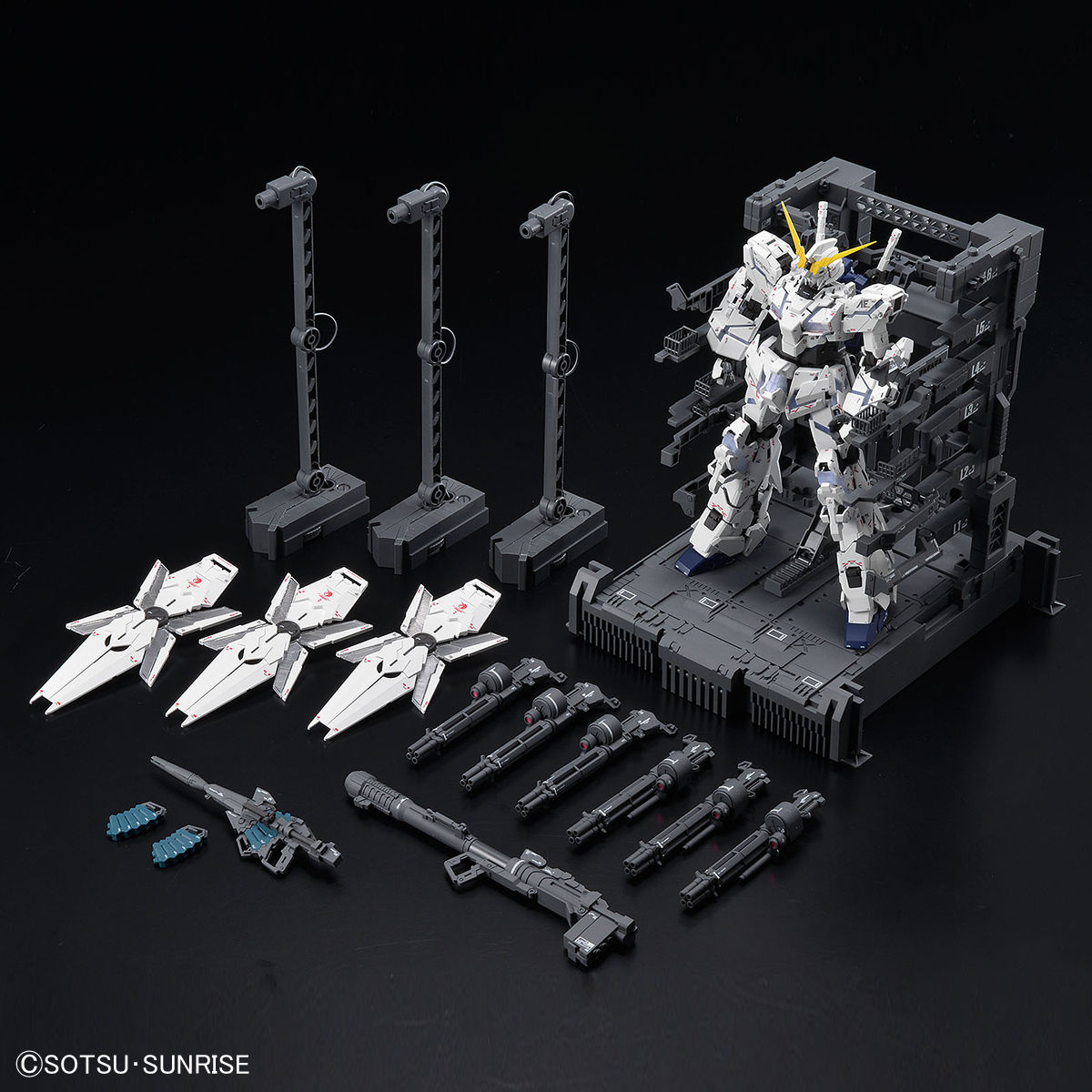 MGEX 1/100 Gundam Base Limited Unicorn Gundam Ver. TWC - Image 6